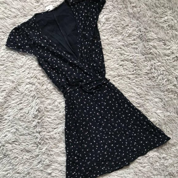 Brandy Mellville - Robbie Wrap Dress | Navy Ditsy Floral | X Small | Juniors 3 - Picture 15 of 16